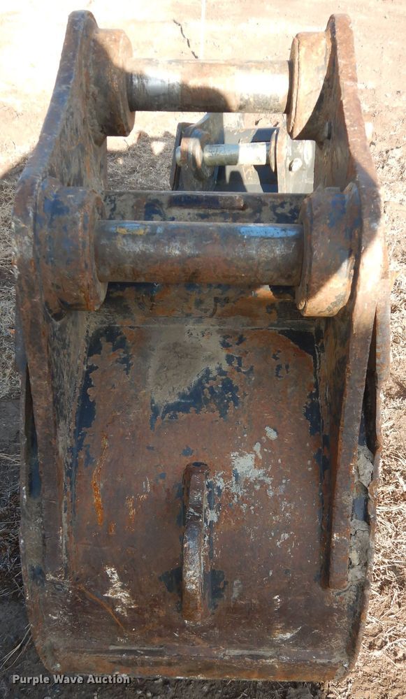 image for item IE9998 Kubota  18"W excavator bucket