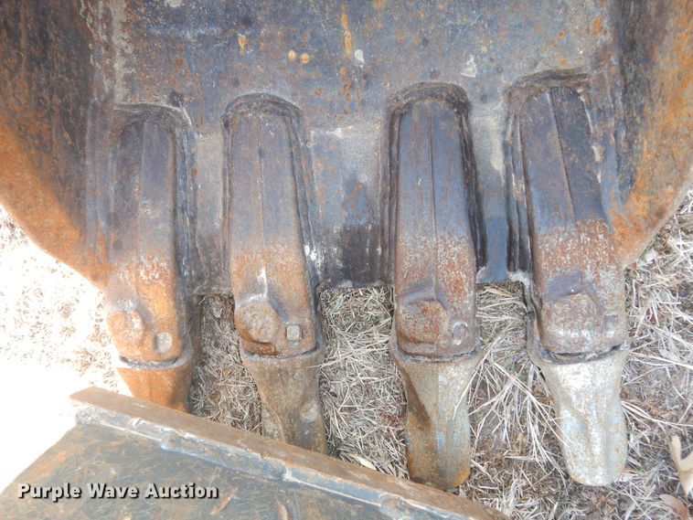 image for item IE9998 Kubota  18"W excavator bucket