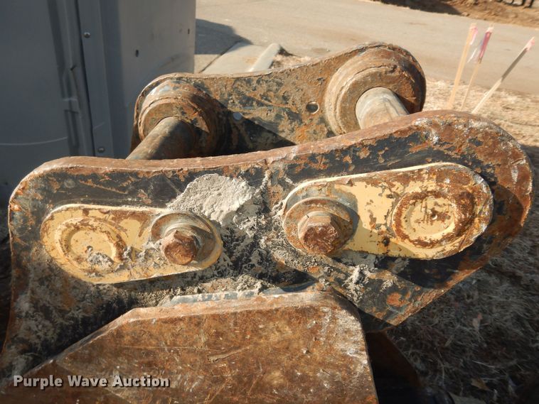 image for item IE9998 Kubota  18"W excavator bucket