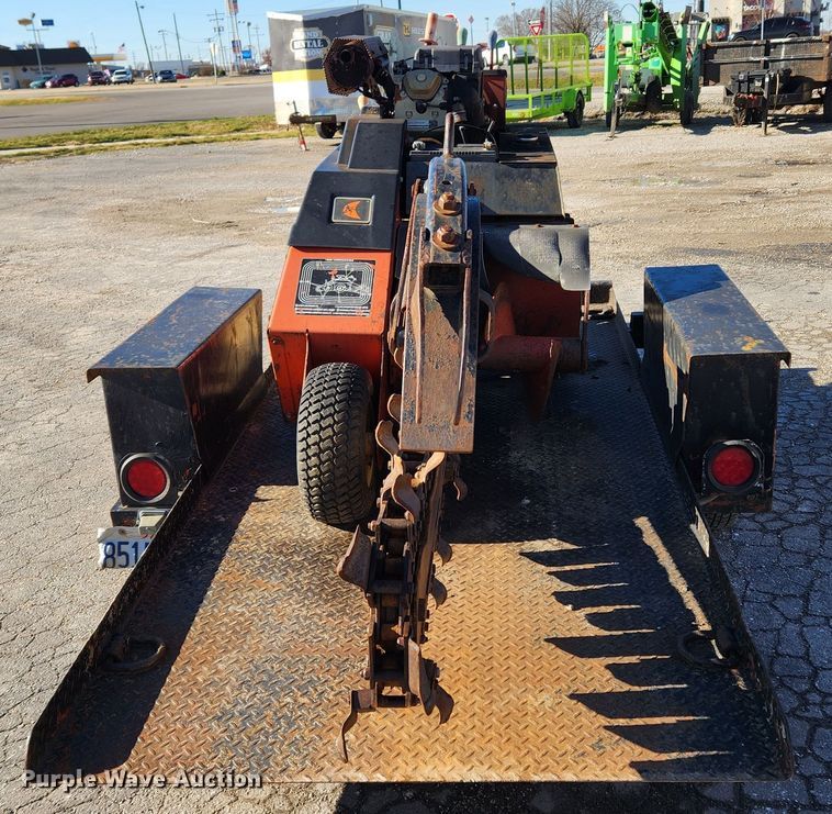 image for item JB9689 2007 Ditch Witch 1820  trencher