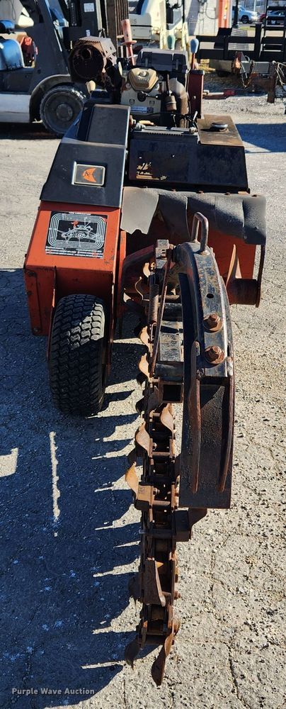 image for item JB9689 2007 Ditch Witch 1820  trencher