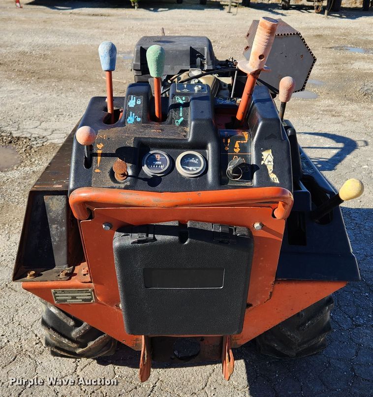 image for item JB9689 2007 Ditch Witch 1820  trencher