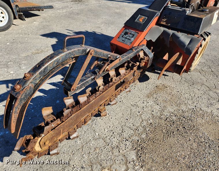 image for item JB9689 2007 Ditch Witch 1820  trencher