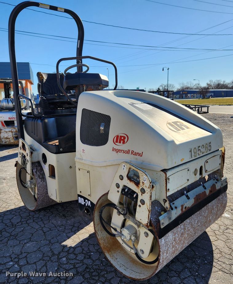image for item JB9691 2007 Ingersoll Rand DD-24  double drum vibratory roller