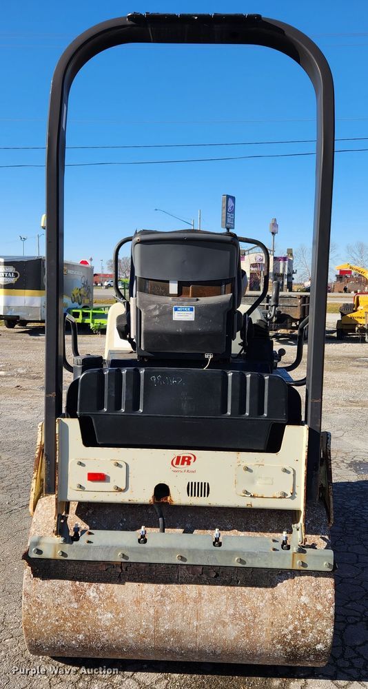 image for item JB9691 2007 Ingersoll Rand DD-24  double drum vibratory roller