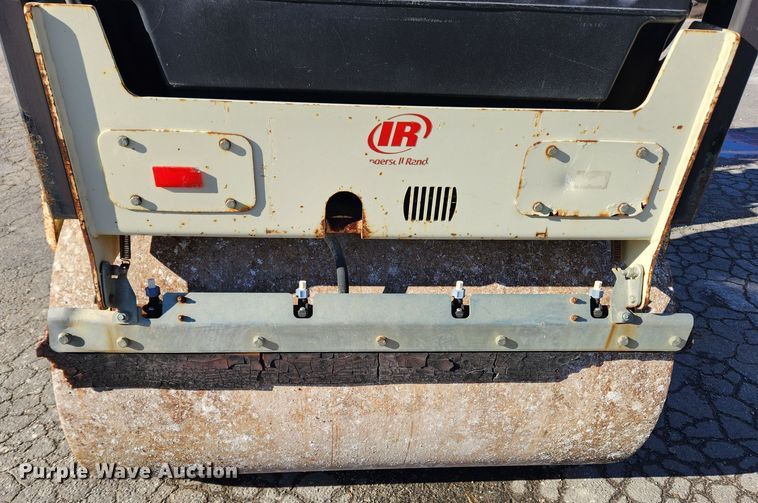 image for item JB9691 2007 Ingersoll Rand DD-24  double drum vibratory roller