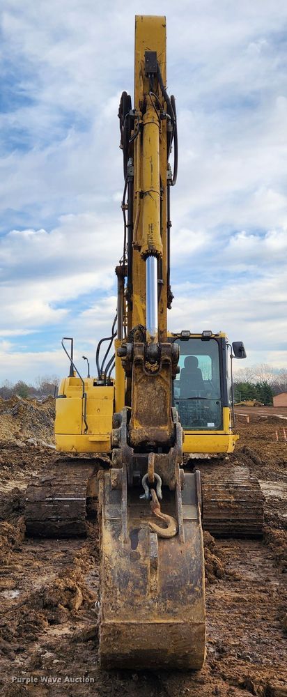 image for item JB9695 2013 Komatsu PC228USLC-8  excavator