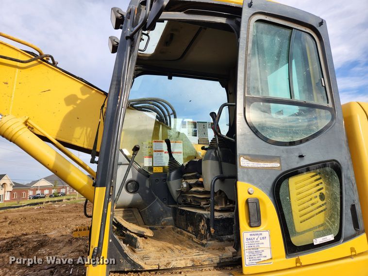 image for item JB9695 2013 Komatsu PC228USLC-8  excavator