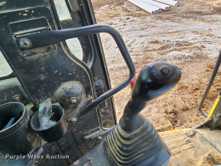 image for item JB9695 2013 Komatsu PC228USLC-8  excavator