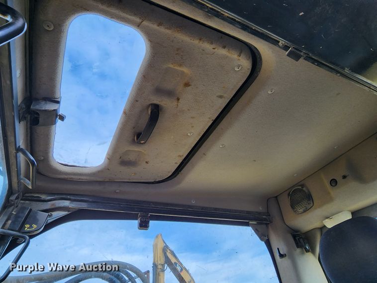 image for item JB9695 2013 Komatsu PC228USLC-8  excavator