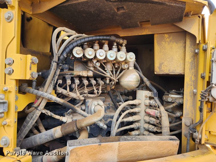 image for item JB9695 2013 Komatsu PC228USLC-8  excavator