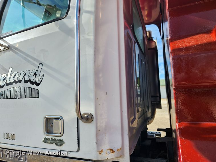 image for item JB9699 2004 Western Star 4900FA  dump truck