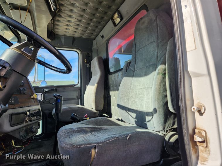 image for item JB9699 2004 Western Star 4900FA  dump truck