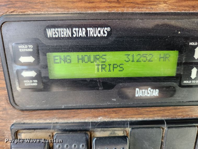 image for item JB9699 2004 Western Star 4900FA  dump truck