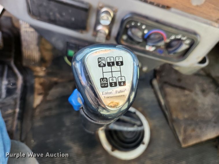 image for item JB9699 2004 Western Star 4900FA  dump truck