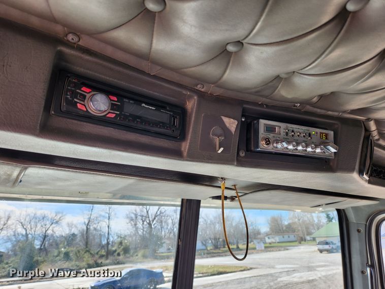 image for item JB9699 2004 Western Star 4900FA  dump truck