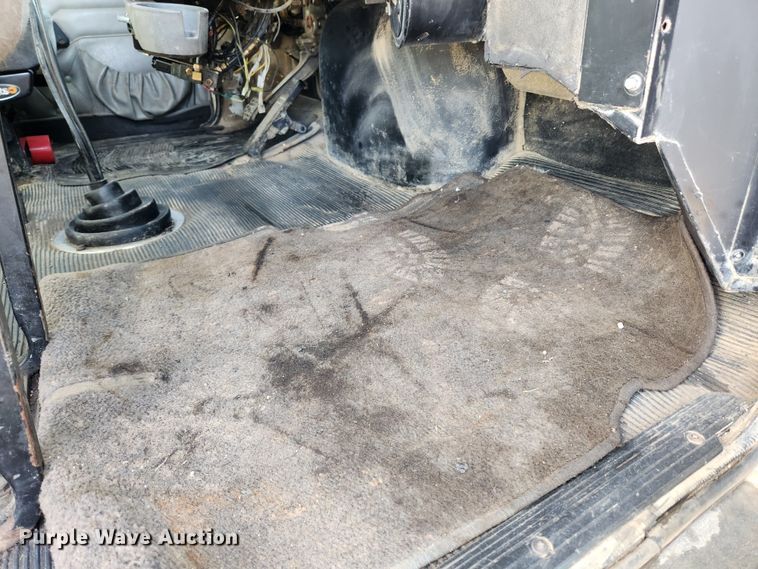 image for item JB9699 2004 Western Star 4900FA  dump truck