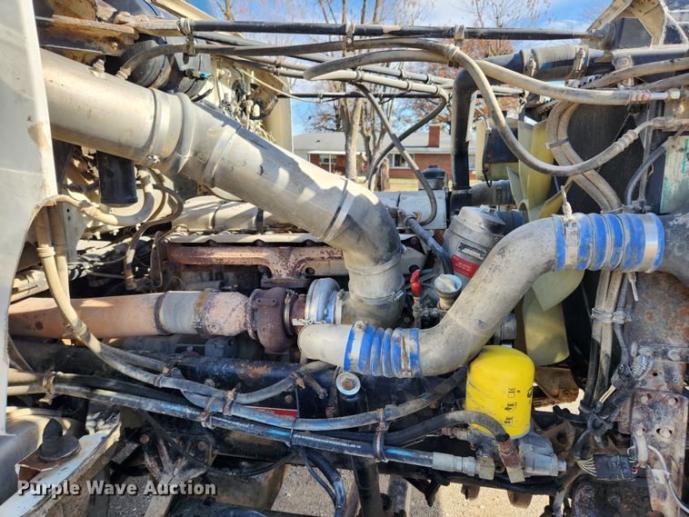 image for item JB9699 2004 Western Star 4900FA  dump truck