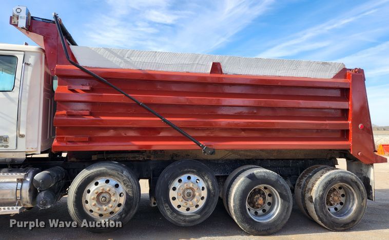 image for item JB9699 2004 Western Star 4900FA  dump truck
