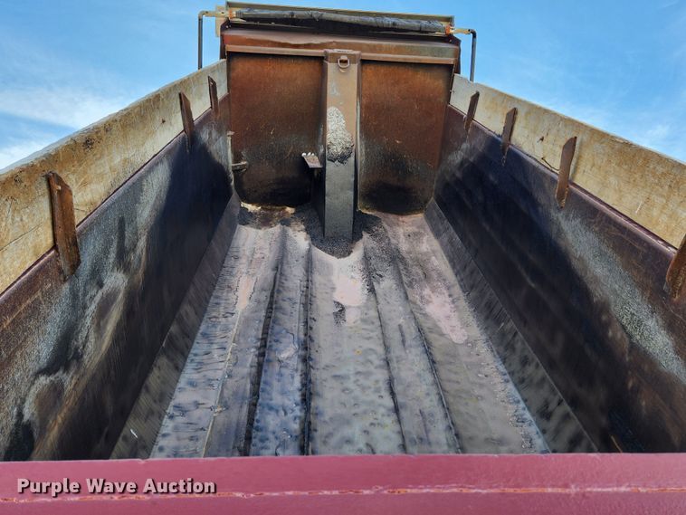 image for item JB9699 2004 Western Star 4900FA  dump truck