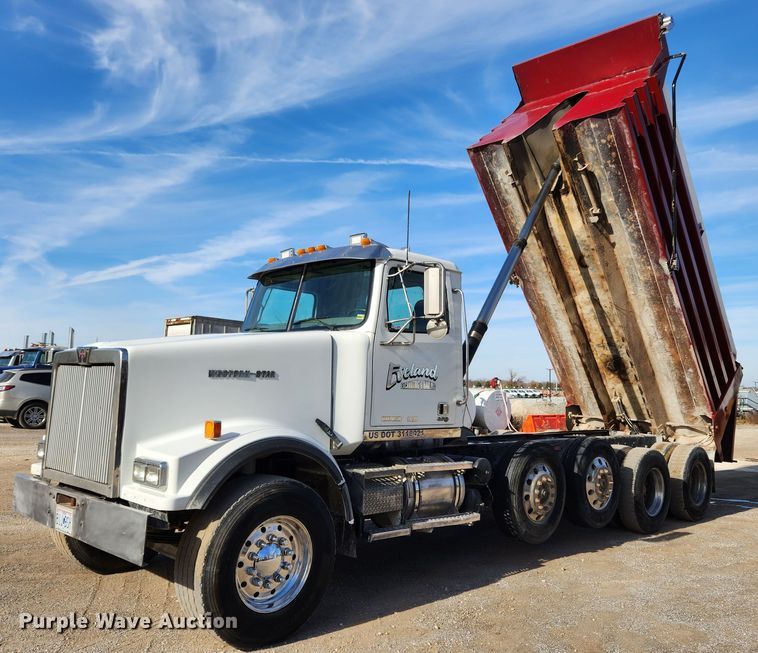image for item JB9699 2004 Western Star 4900FA  dump truck