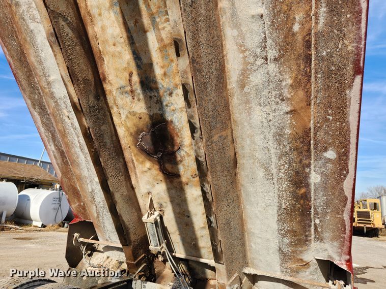 image for item JB9699 2004 Western Star 4900FA  dump truck