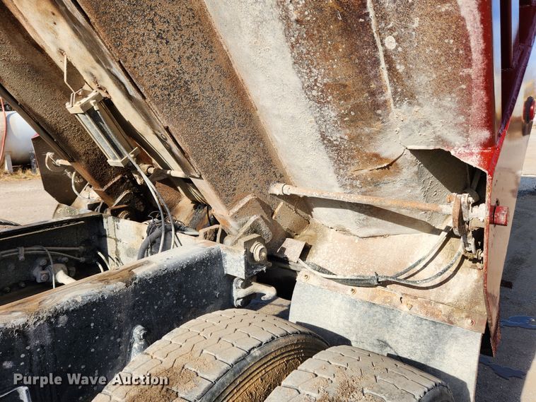 image for item JB9699 2004 Western Star 4900FA  dump truck