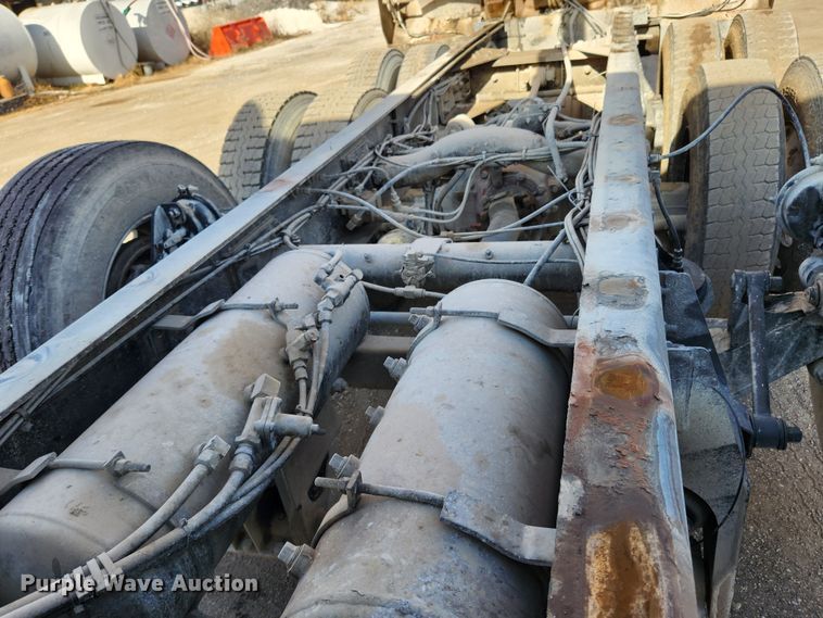 image for item JB9699 2004 Western Star 4900FA  dump truck