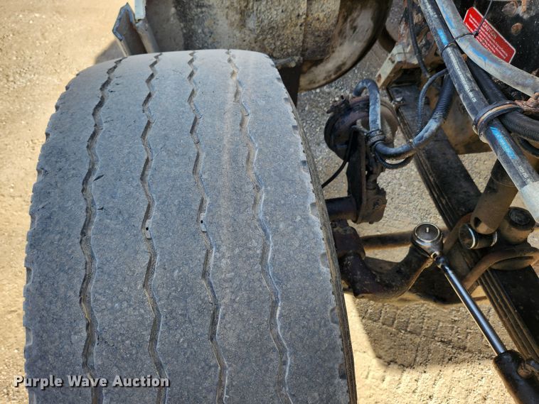 image for item JB9699 2004 Western Star 4900FA  dump truck