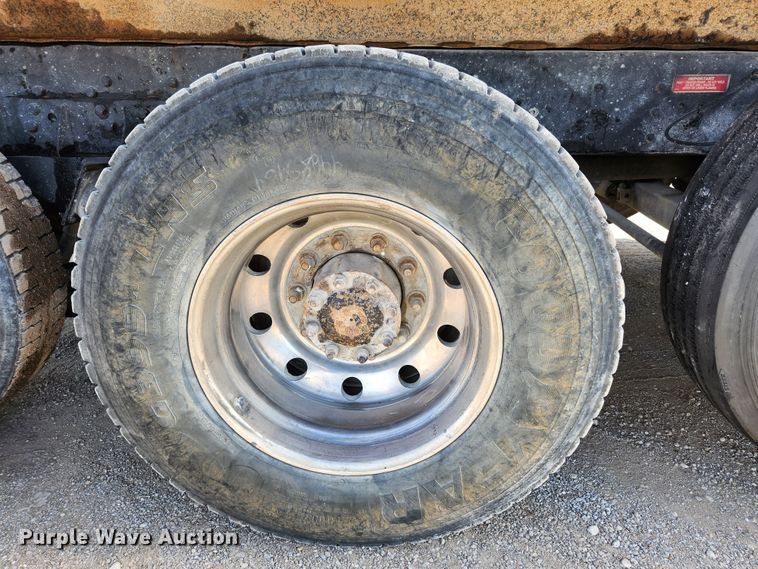 image for item JB9699 2004 Western Star 4900FA  dump truck