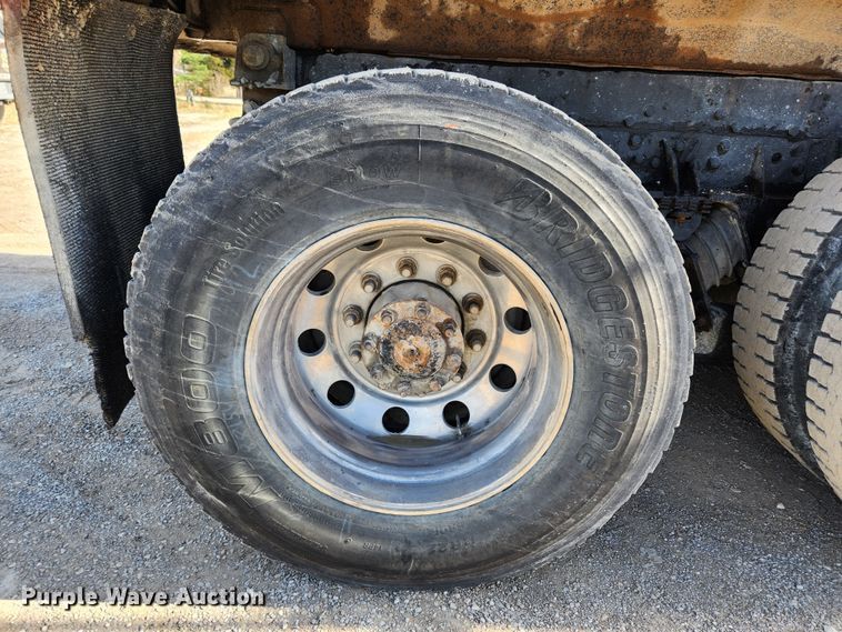 image for item JB9699 2004 Western Star 4900FA  dump truck