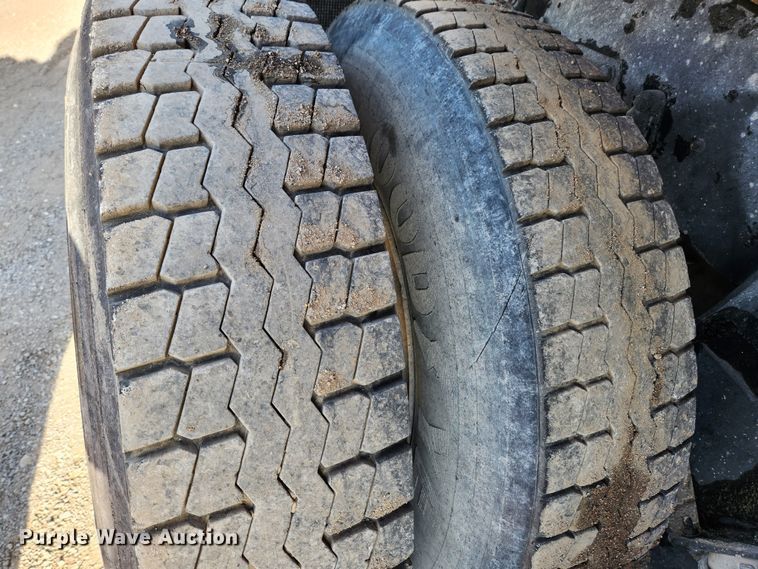 image for item JB9699 2004 Western Star 4900FA  dump truck