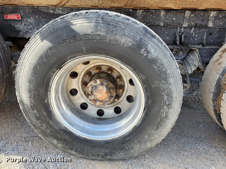 image for item JB9699 2004 Western Star 4900FA  dump truck