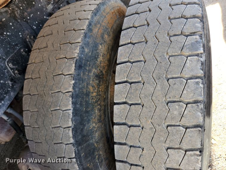 image for item JB9699 2004 Western Star 4900FA  dump truck