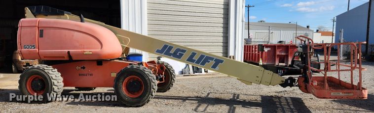 image for item JB9727 2000 JLG 600S  boom lift