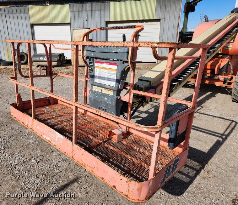 image for item JB9727 2000 JLG 600S  boom lift