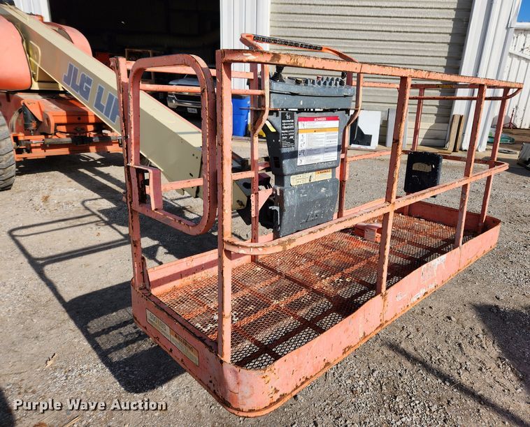 image for item JB9727 2000 JLG 600S  boom lift
