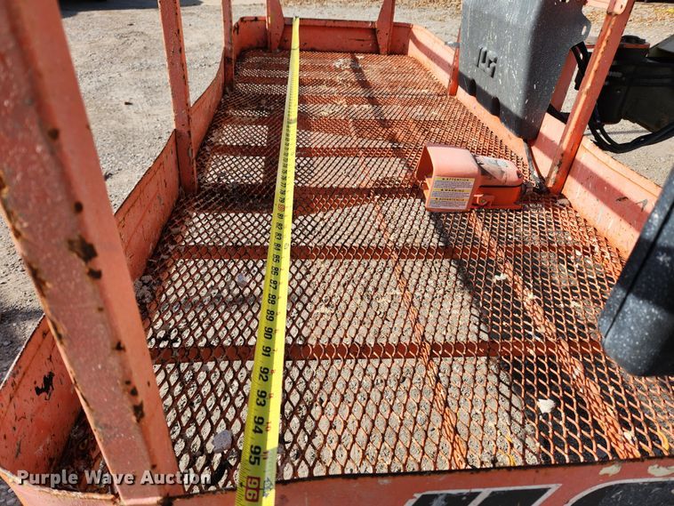 image for item JB9727 2000 JLG 600S  boom lift