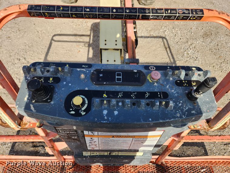 image for item JB9727 2000 JLG 600S  boom lift