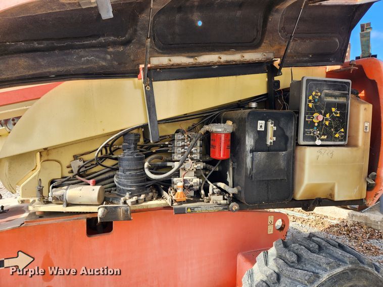 image for item JB9727 2000 JLG 600S  boom lift