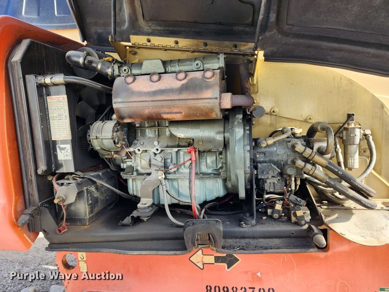 image for item JB9727 2000 JLG 600S  boom lift