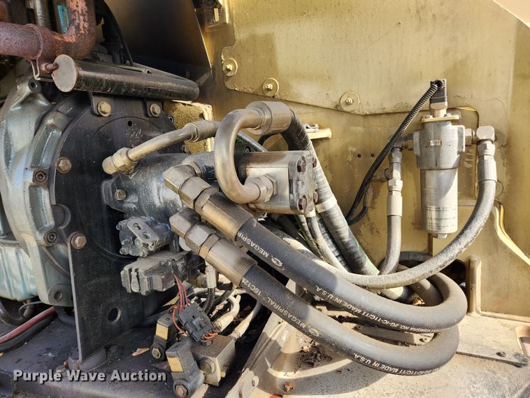 image for item JB9727 2000 JLG 600S  boom lift