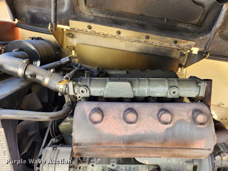 image for item JB9727 2000 JLG 600S  boom lift