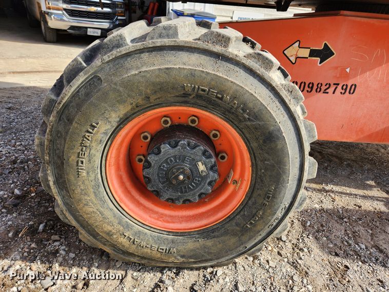 image for item JB9727 2000 JLG 600S  boom lift