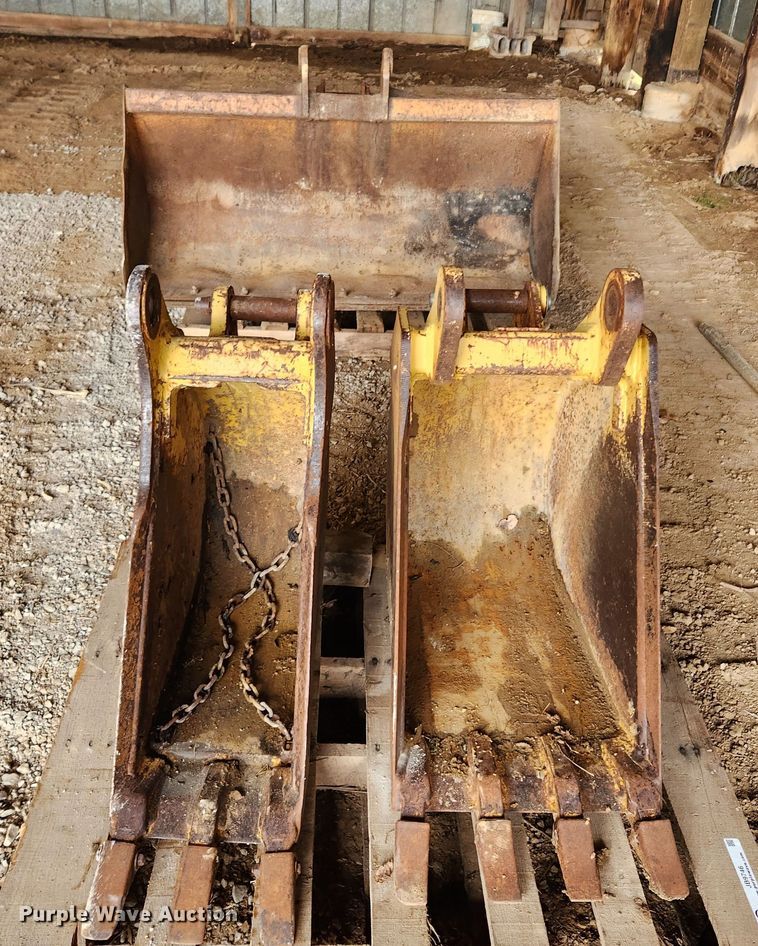 image for item JB9746 (3) backhoe buckets