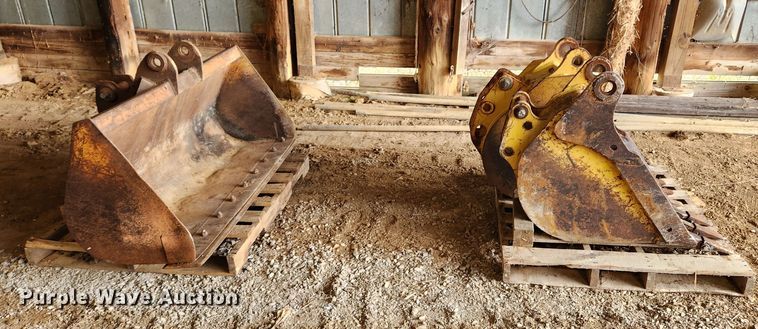 image for item JB9746 (3) backhoe buckets