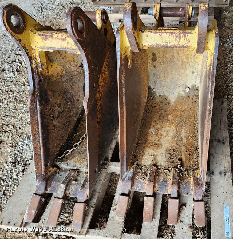 image for item JB9746 (3) backhoe buckets