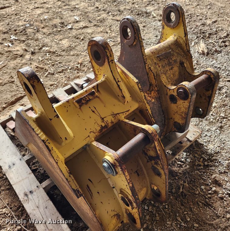 image for item JB9746 (3) backhoe buckets