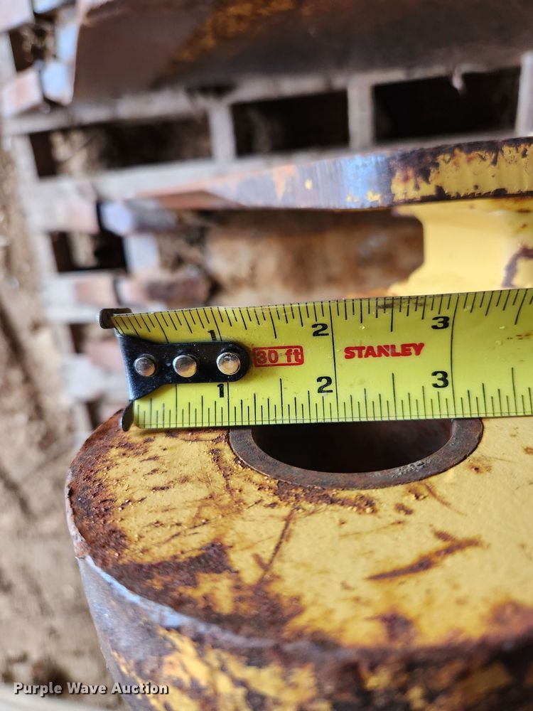 image for item JB9746 (3) backhoe buckets