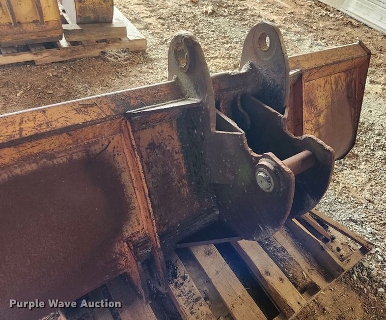 image for item JB9746 (3) backhoe buckets